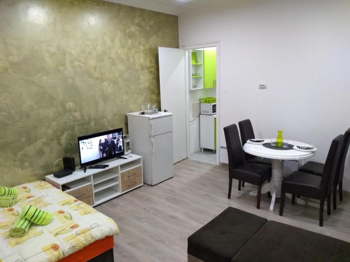 Lucky Apartment Belgrad Exteriör bild
